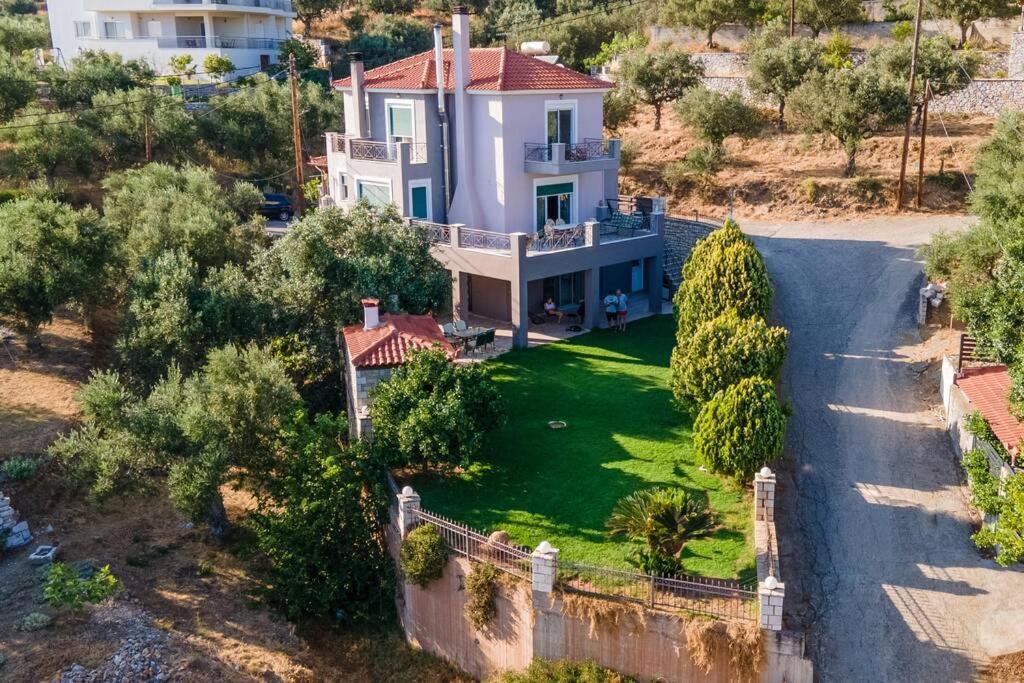 Akrivi'S House In Каламата Экстерьер фото